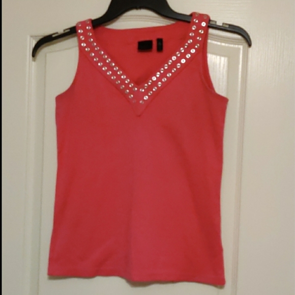 Woman's Pink Designer V Neck Tank Top - Picture 2 of 5